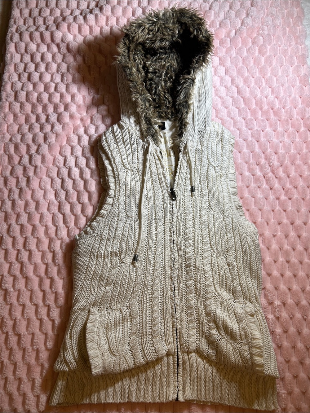 Y2K Cozy Cable Knit Fur Hood Vest 🤍